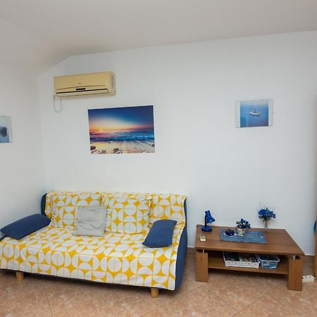 Apartment Rb Omisalj Luaran gambar